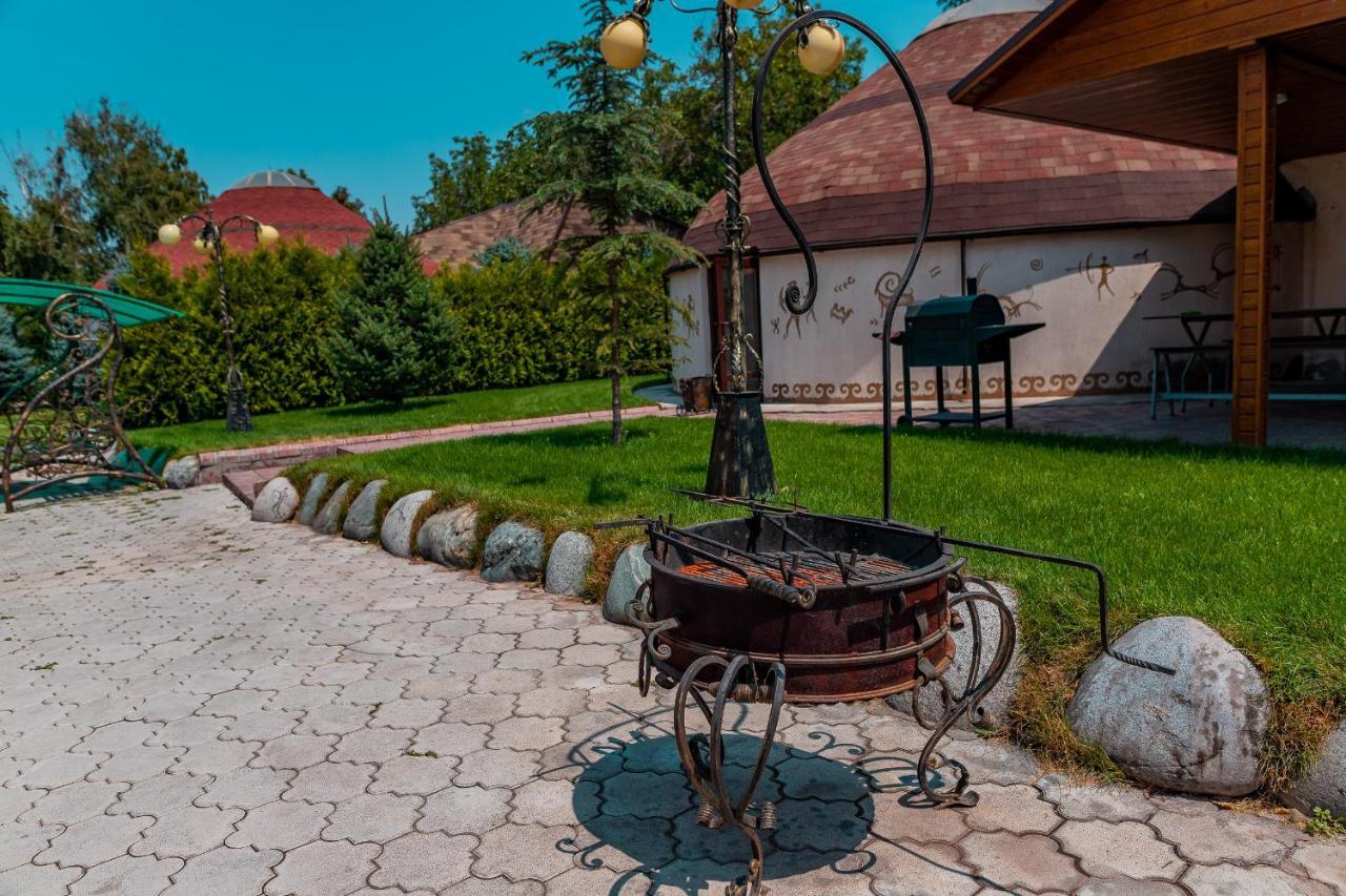 Gоlden Dragon Villa Hotel Bishkek Exterior foto