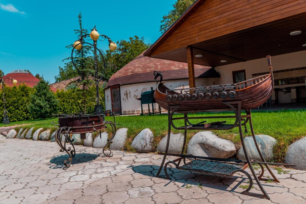 Gоlden Dragon Villa Hotel Bishkek Exterior foto