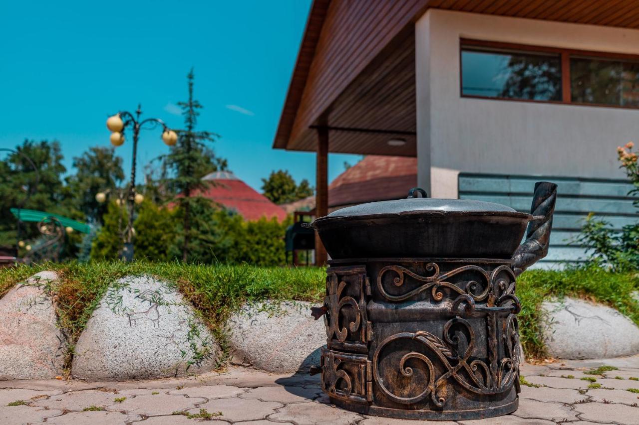 Gоlden Dragon Villa Hotel Bishkek Exterior foto