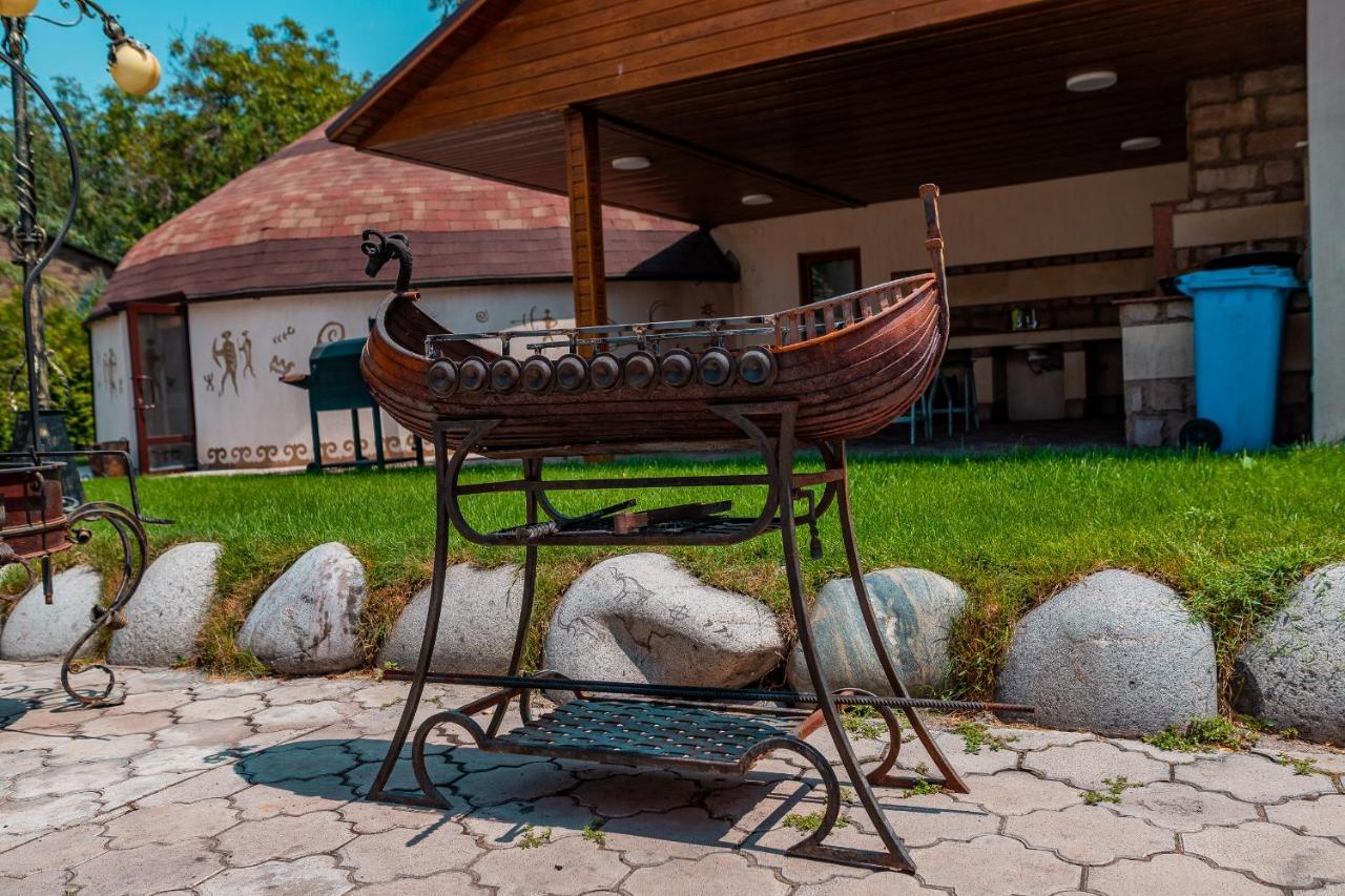 Gоlden Dragon Villa Hotel Bishkek Exterior foto
